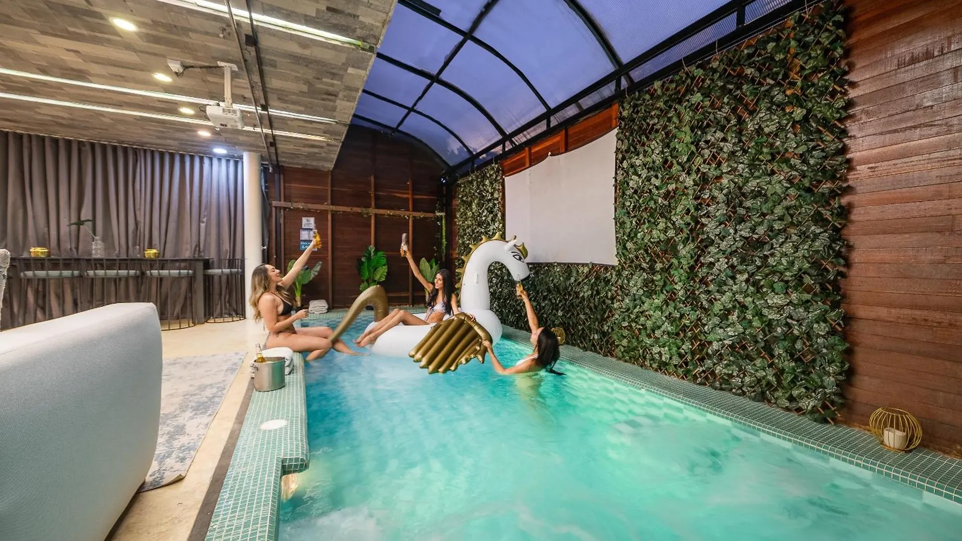 9Bdr Villa W Heated Pool & Jacuzzi In Provenza Medellin 0*,  Colombia